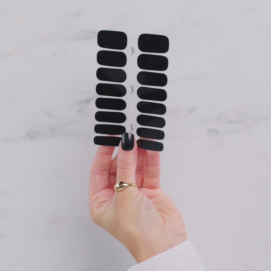 Selfie Nails Black
